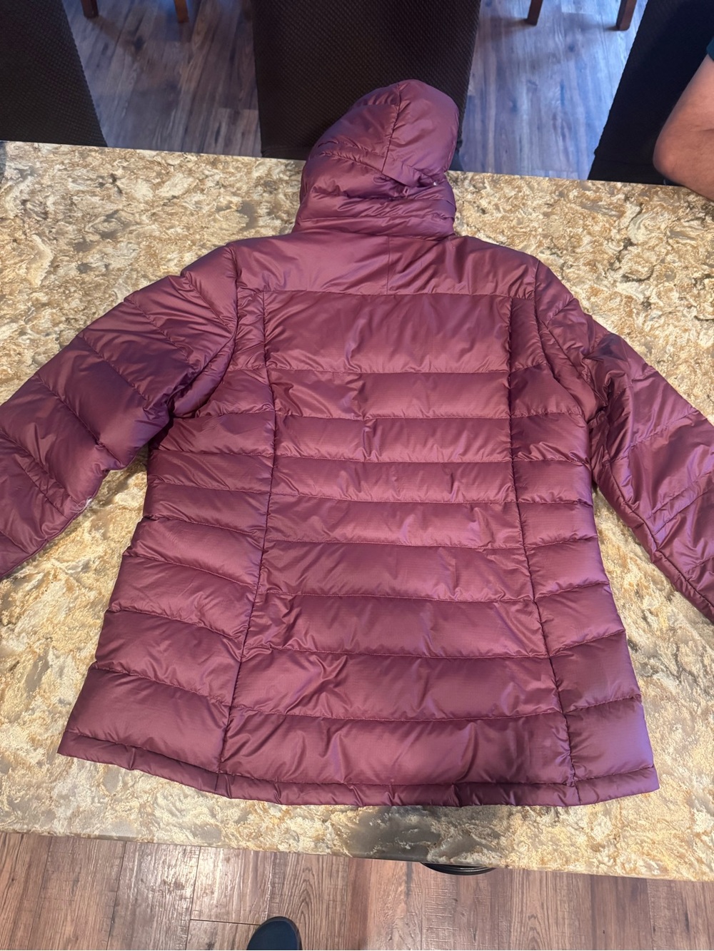 Patagonia Women's Hooded Puffer Jacket - Maroon - Picture 2 of 5